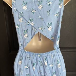 Super cute spring/summer mini dress